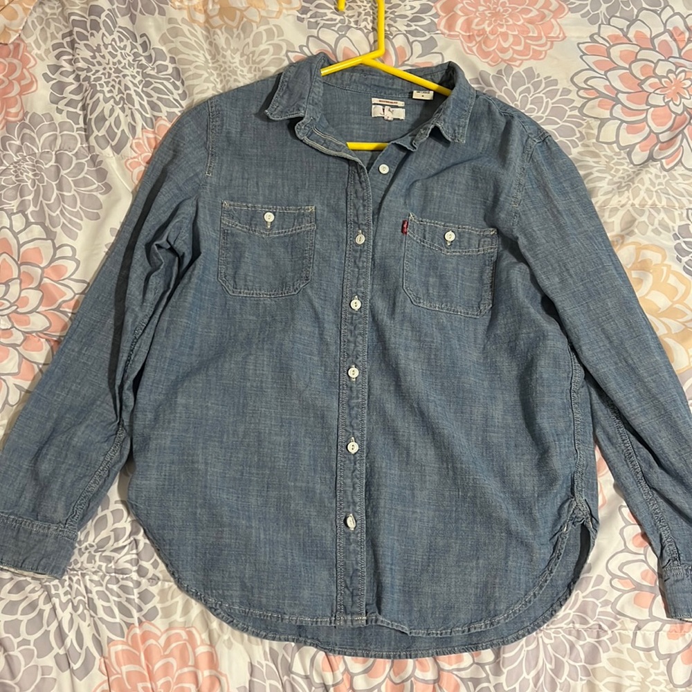 Levi button up shirt